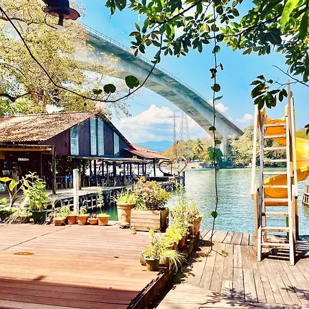 Hotel Backpackers Rio Dulce